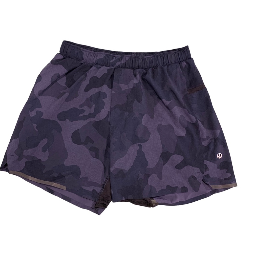 Men’s Lululemon Shorts (Size Small)
